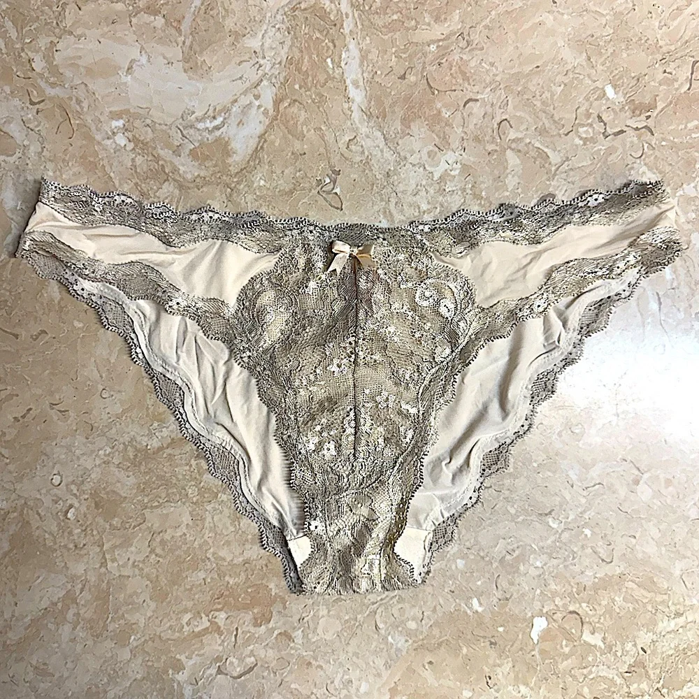 Victoria’s Secret Cream & Gold Lace Panty Brief with Bow Large NWOT